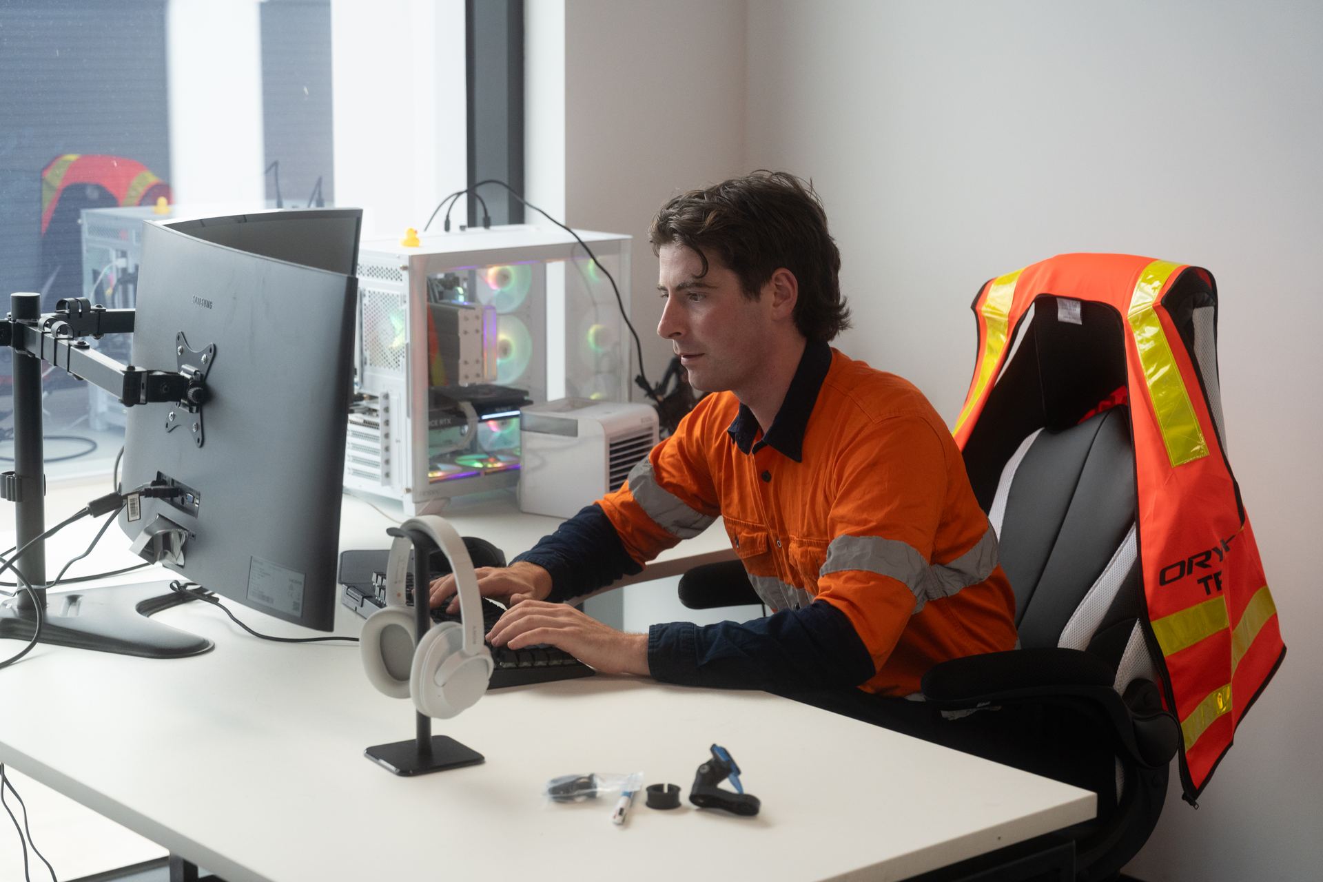 Oryx Traffic fleet vehicles for permit and authority services